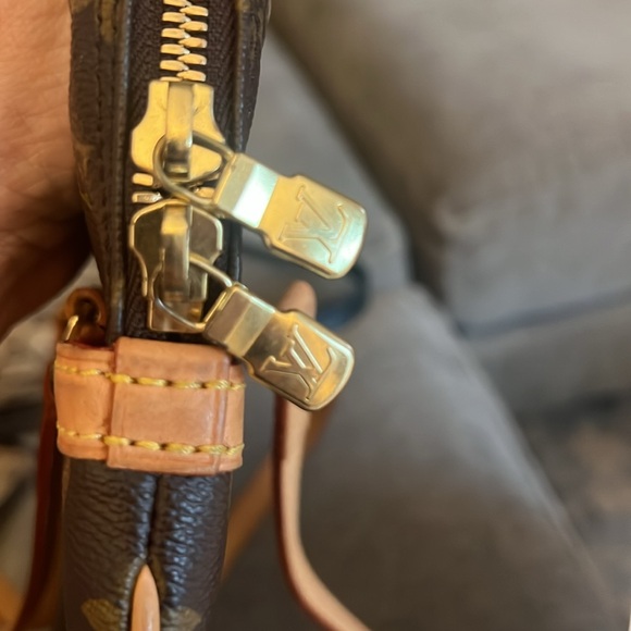 Louis Vuitton Monogram Sac Coussin GM - Picture 9 of 9